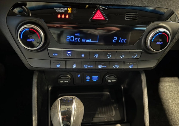 Hyundai Tucson cena 92900 przebieg: 139900, rok produkcji 2018 z Bieruń małe 436